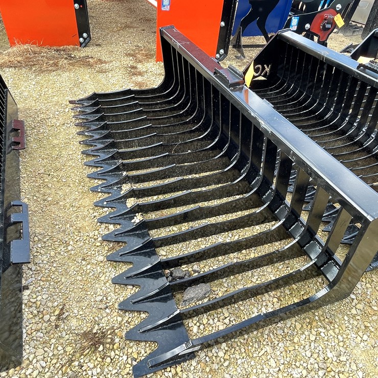#3012 • Skid Steer 6'-6" Rock Bucket