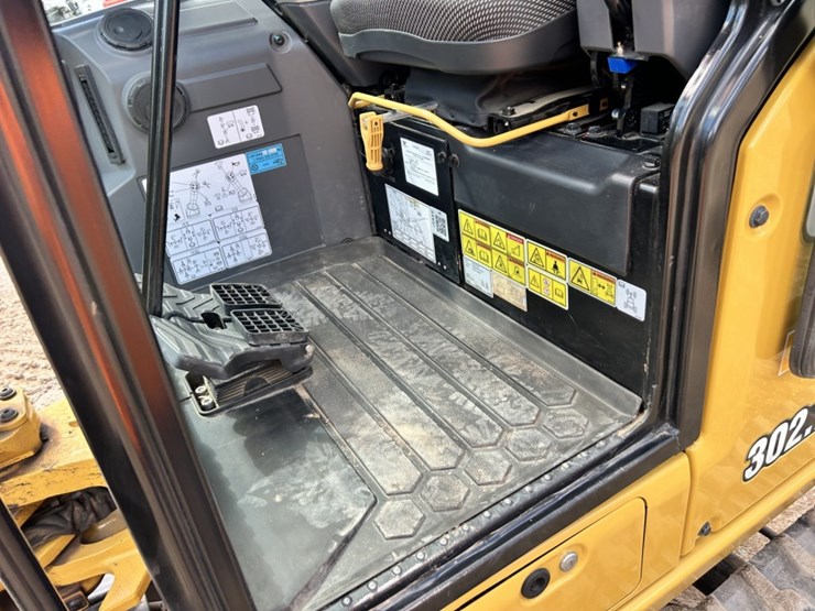 #1034-•-2023-caterpillar-302.7-cr-mini-excavator-image-38