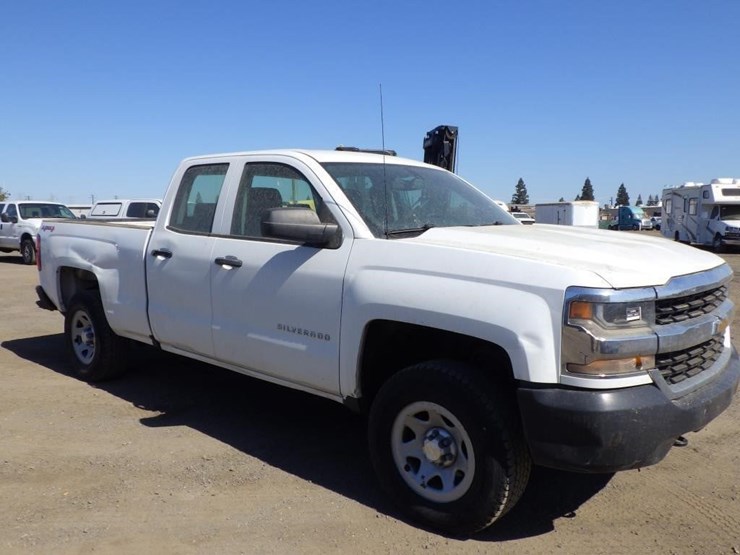 2017-chevrolet-1500-image-2
