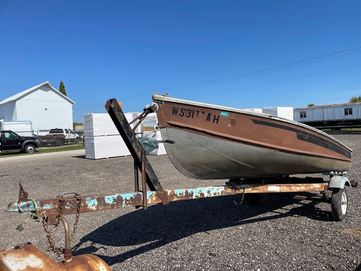 #1033-•-14-1/2'-aluminum-boat-&-trailer-image-1