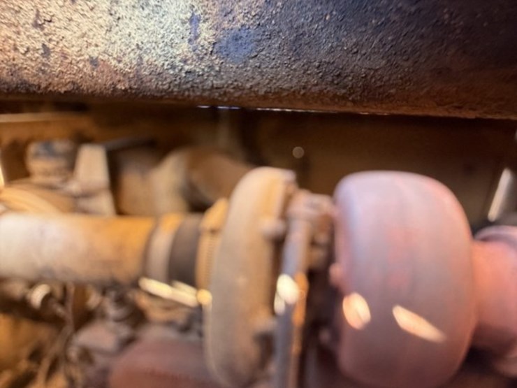 caterpillar-235-image-35