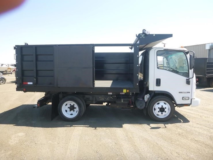 2012-isuzu-npr-image-11