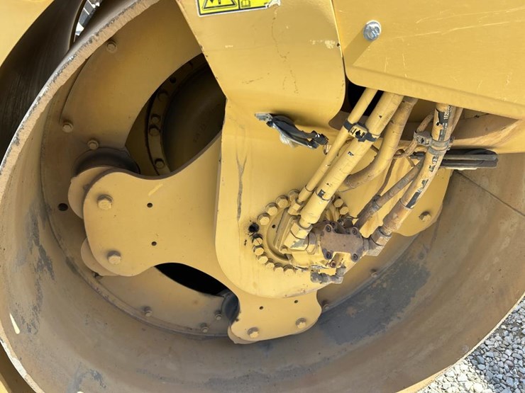 caterpillar-cb54-image-13