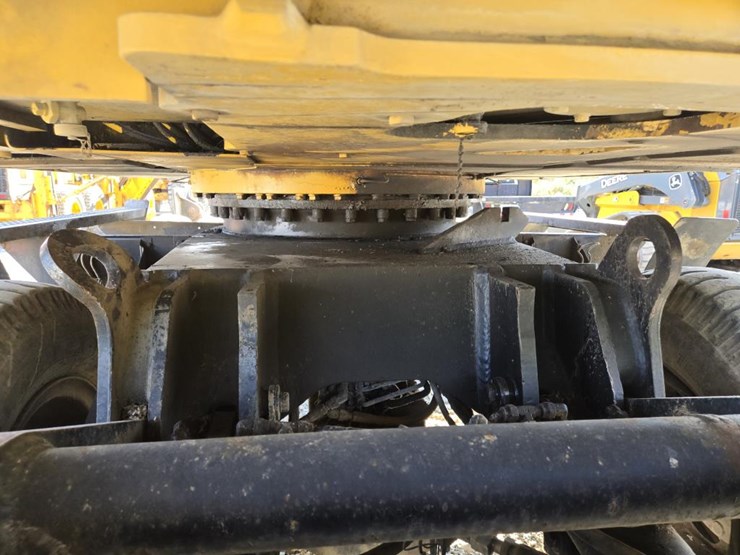 2006-caterpillar-m318-image-37
