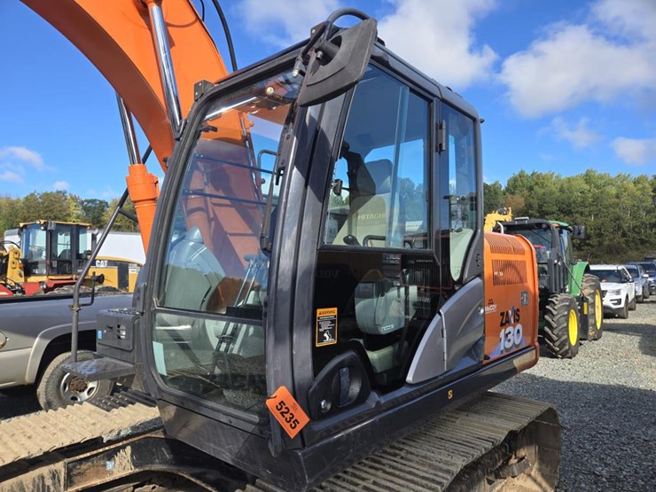 hitachi-zx130-image-22