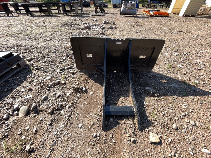 #8224-•-new-kc-skid-steer-rock-digger-image-2