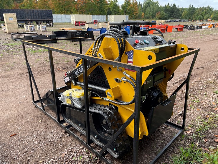 #8175-•-agt-compact-track-loader-image-7