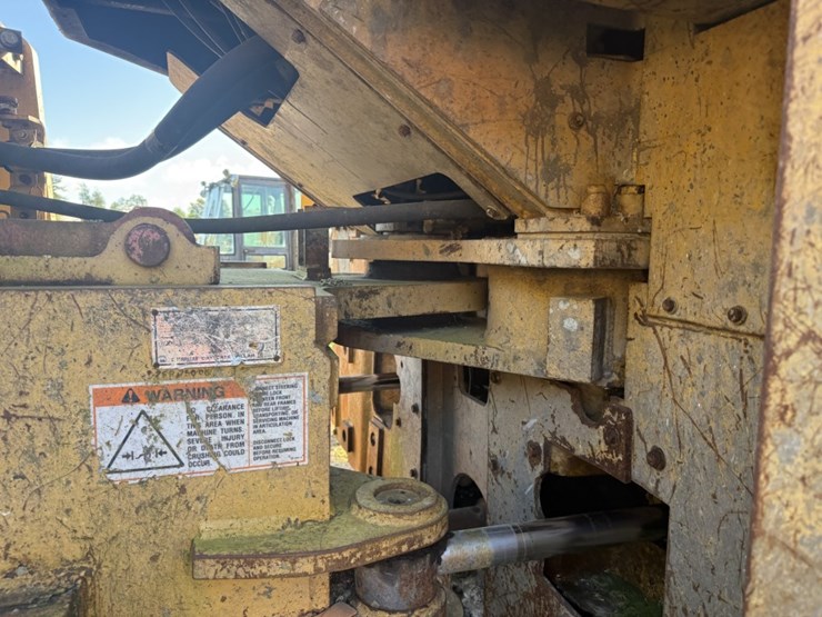 caterpillar-836-image-21