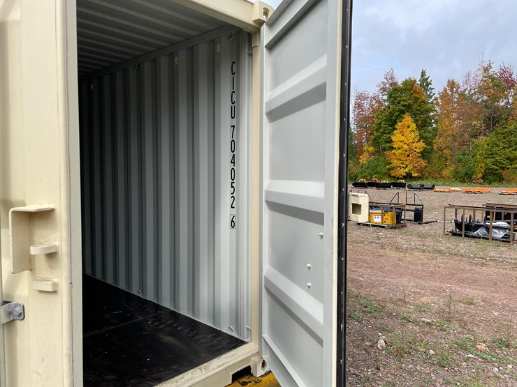#8110-•-20'-standard-height-shipping-container-image-10