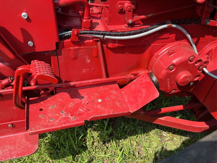 farmall-340-image-75
