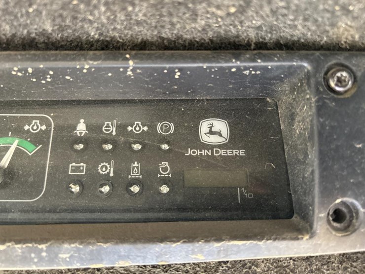deere-240-image-36