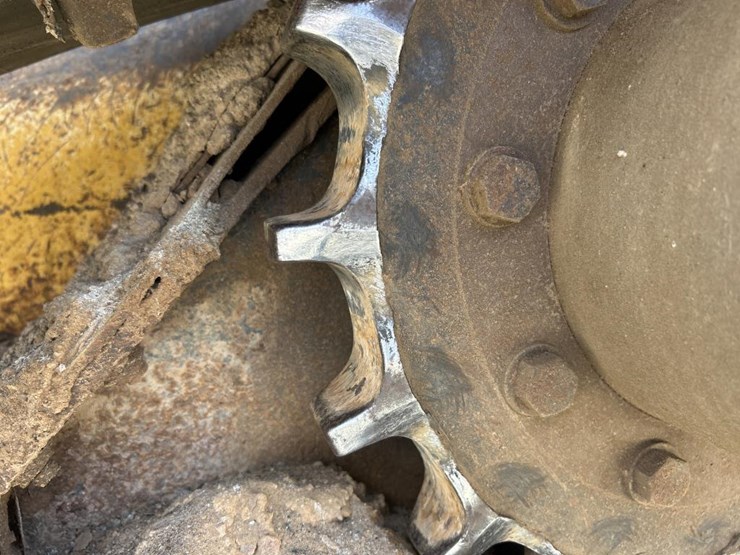 2018-deere-333g-image-63