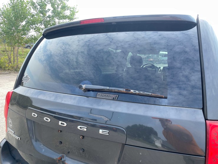 2012-dodge-caravan-image-23