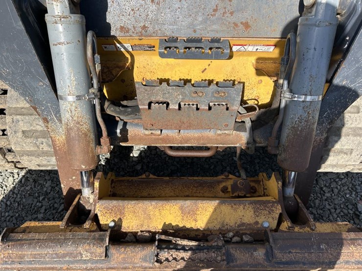 2018-deere-333g-image-18