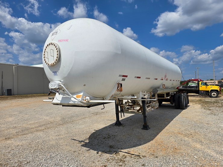 #16593-•-1970-mississippi-tank-company-gas-tank-trailers-image-1
