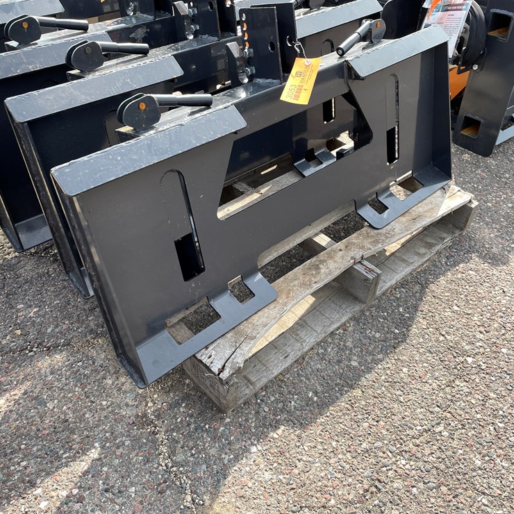 #3055 • Skid Steer 3 Point Connecting Plate