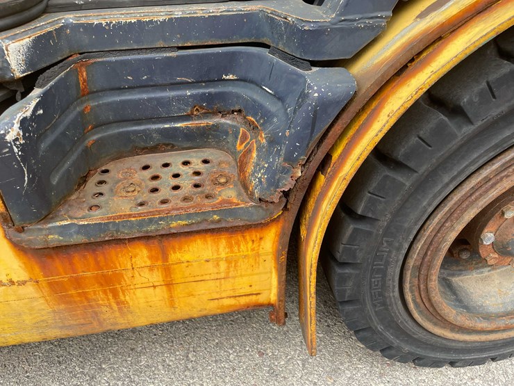 #1982-•-komatsu-forklift-(o4)-image-31