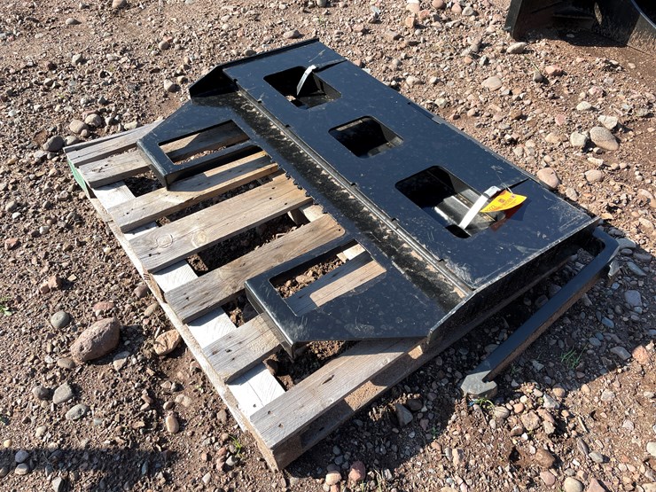 #8222-•-new-kc-45"-skid-steer-fork-frame-image-3