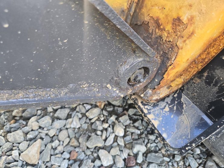 deere-324g-image-13