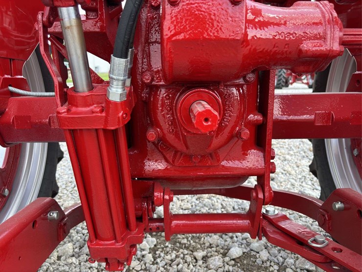 farmall-240-image-28