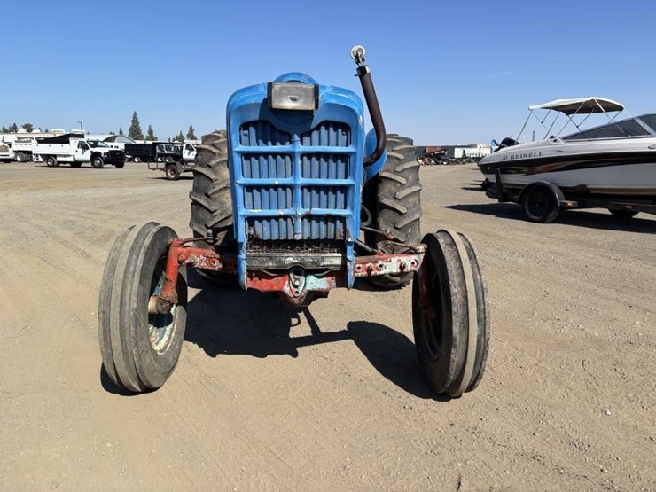 ford-tractor-image-6