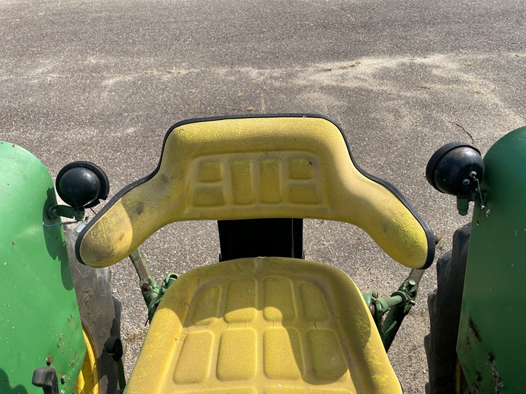 john-deere-2840-image-39