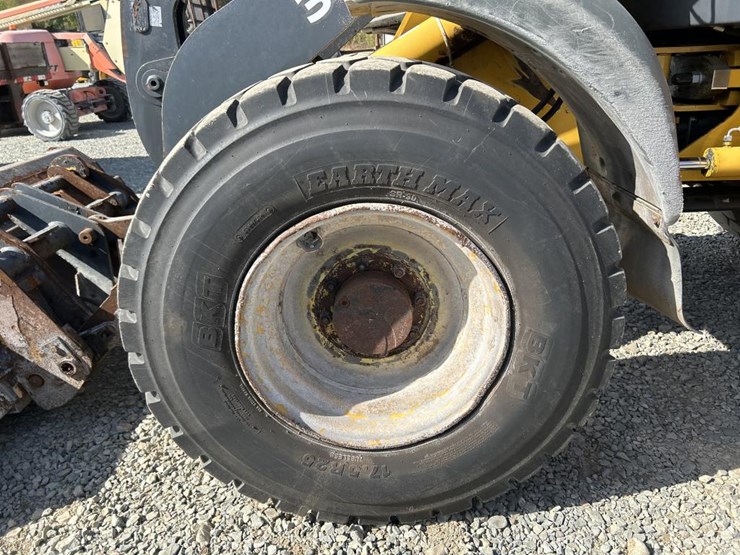2016-deere-344k-image-71