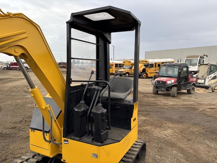 komatsu-pc28uu-image-22