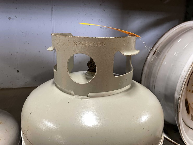#5525-•-grill-propane-tank-(cw)-image-8