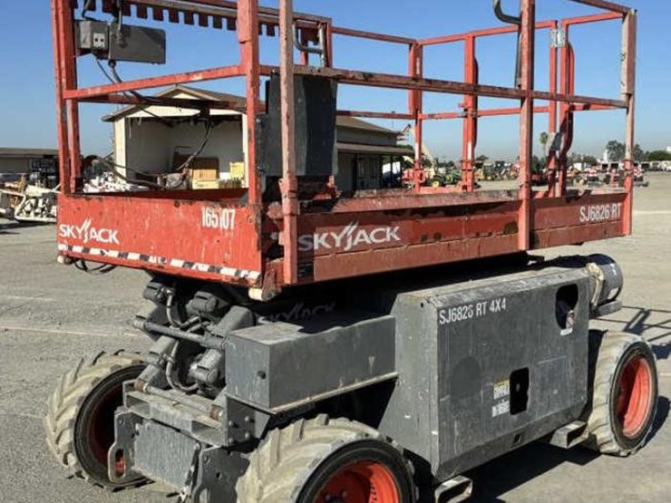 2017-skyjack-sj6826rt-image-1