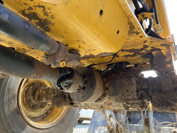 2016-deere-344k-image-42