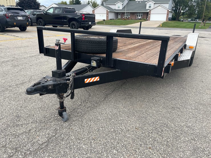 #1977-•-20'-tandem-axle-trailer-(has-wi-title)-image-1