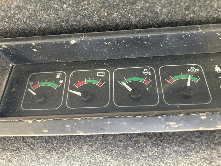 deere-240-image-34