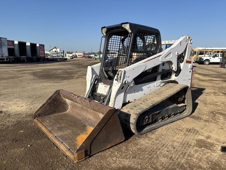 2016-bobcat-t770-image-1