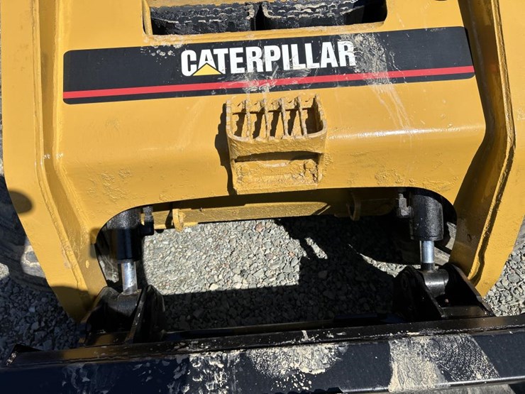 caterpillar-236-image-11
