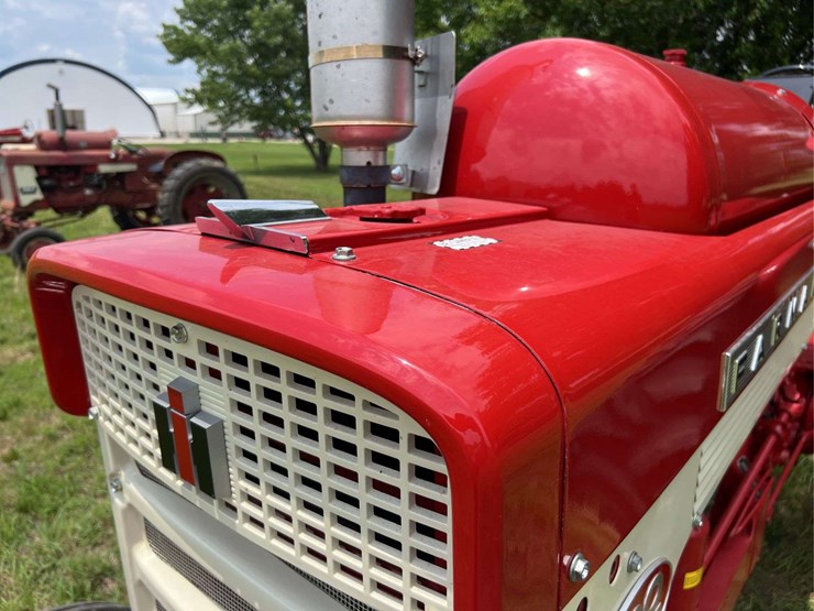 farmall-560-lp-image-13