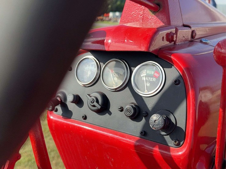 farmall-400-diesel-high-crop-image-35