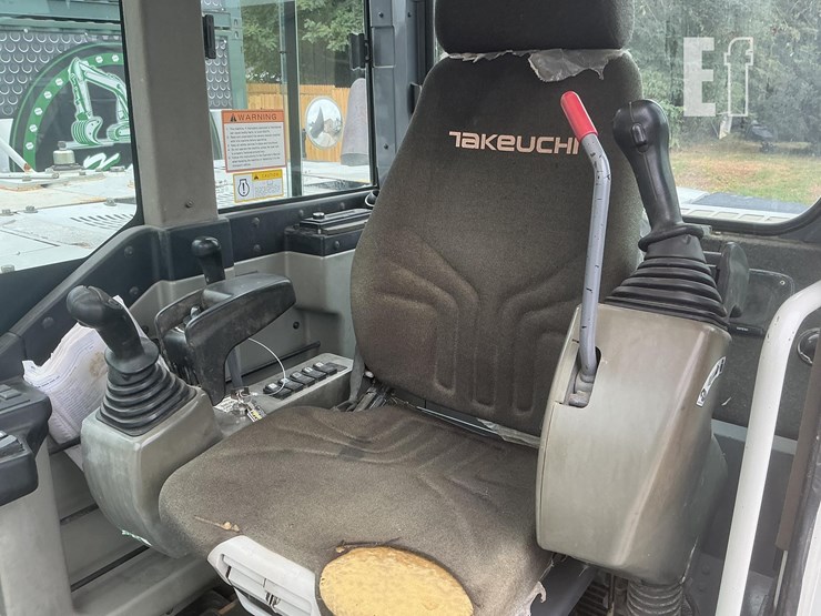 2016-takeuchi-tb1140-image-18