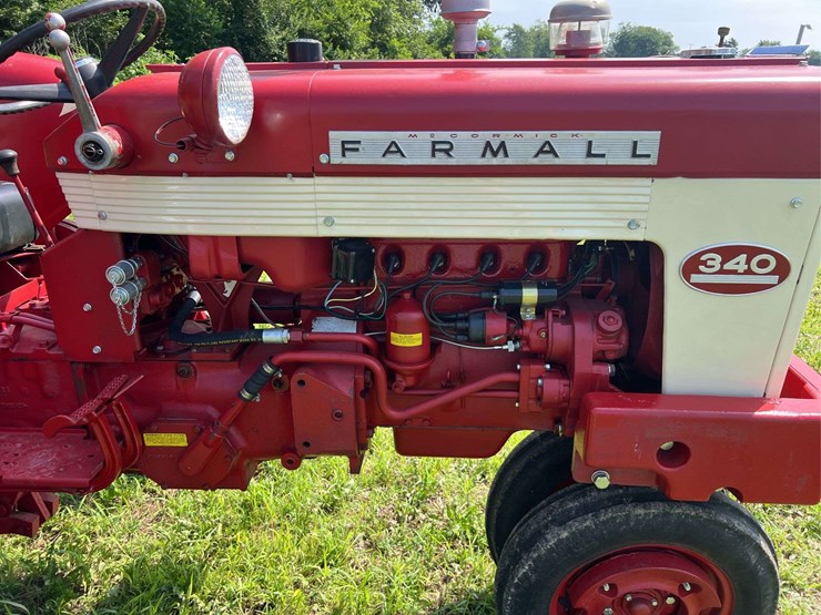 farmall-340-image-23
