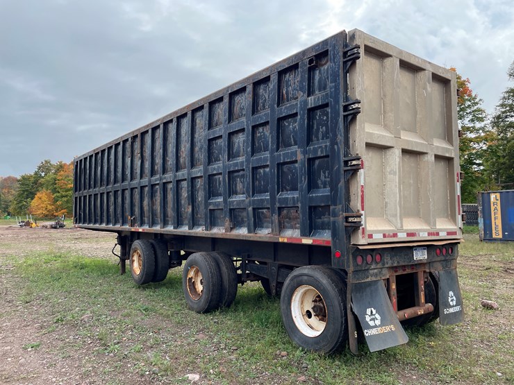 #8104-•-1982-accrt.-40'-3-axle-open-top-gondola-scrap-hauling-trailer-(has-mi-title)-image-7