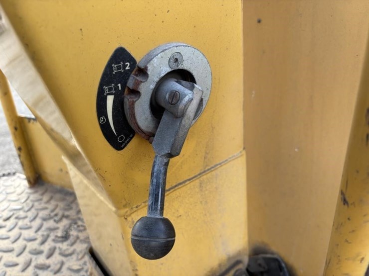 caterpillar-cb34-image-27