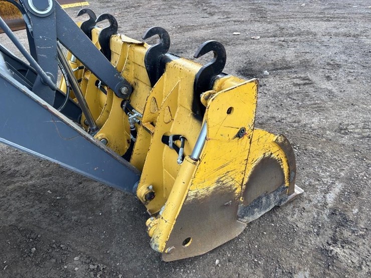 2019-deere-210l-image-11