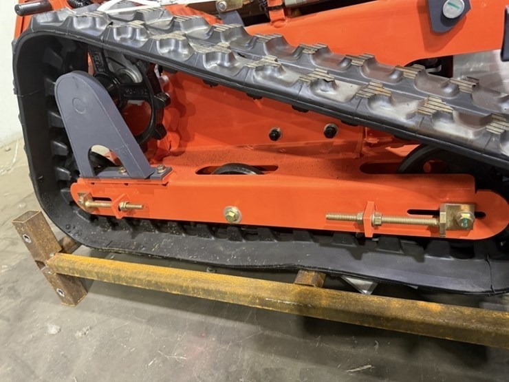 2025-tpm-rm900sb-crawler-rc-mower-image-13