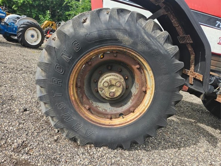 #2003-•-case-international-7110-magnum-tractor-image-37