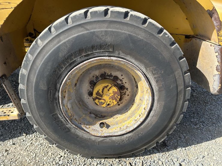 2016-deere-344k-image-77