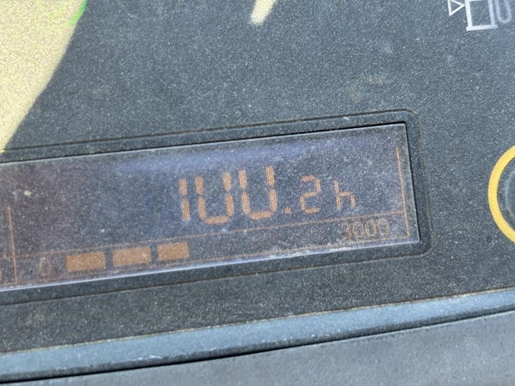2019-case-cx37c-image-57