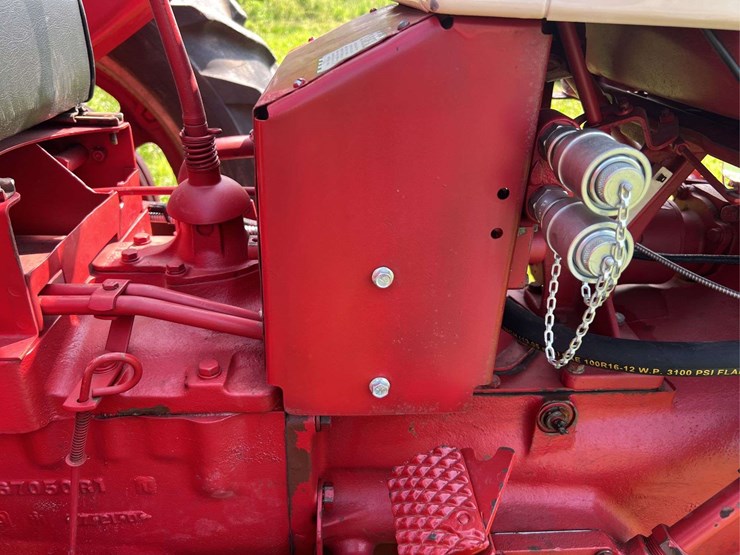 farmall-340-image-37
