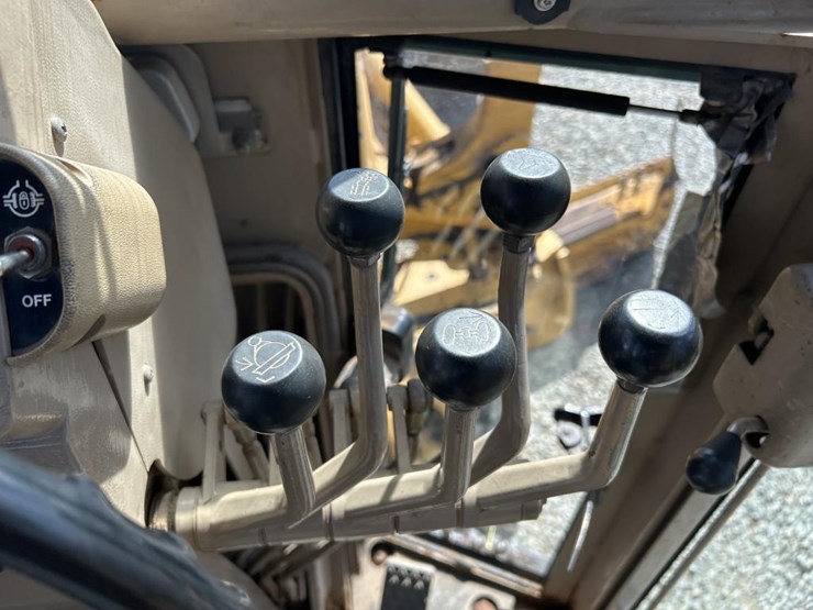 deere-770bh-image-99