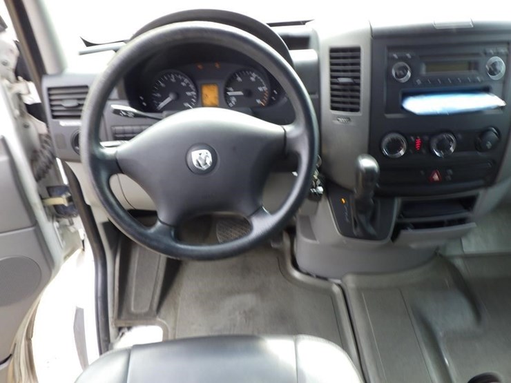 2008-dodge-sprinter-2500-image-9
