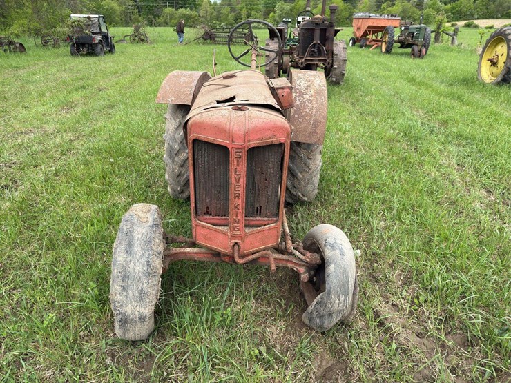 silver-king-r38-tractor-image-6